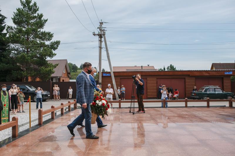 В Нижних Кинерках открыли памятник героям Великой Отечественной войны....